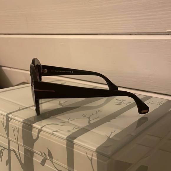 Tom Ford Sunglasses - Picture 3 of 4